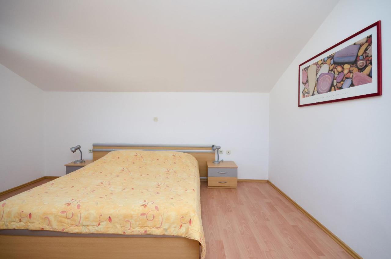 Apartments Slavica 拉巴克 外观 照片